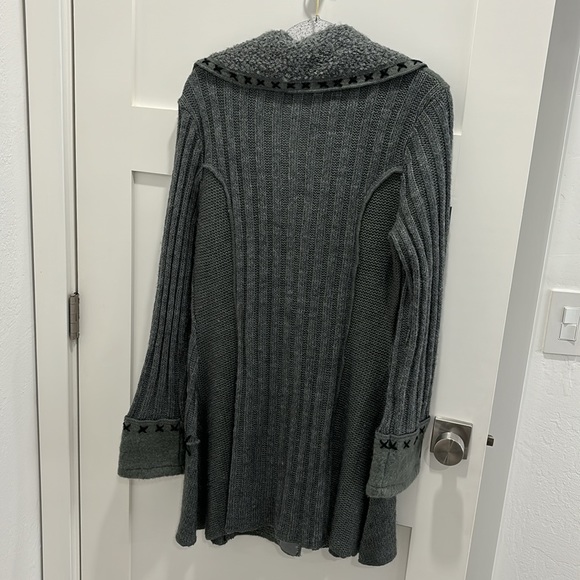 FALL SWEATHER - Picture 2 of 6